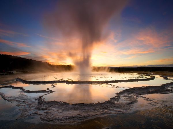 attraction in yellowstone